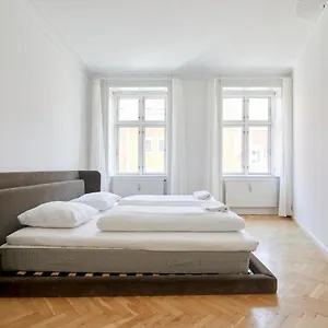 Apartment Xl Flat W 3 Bedrooms By Kings Garden In Cph