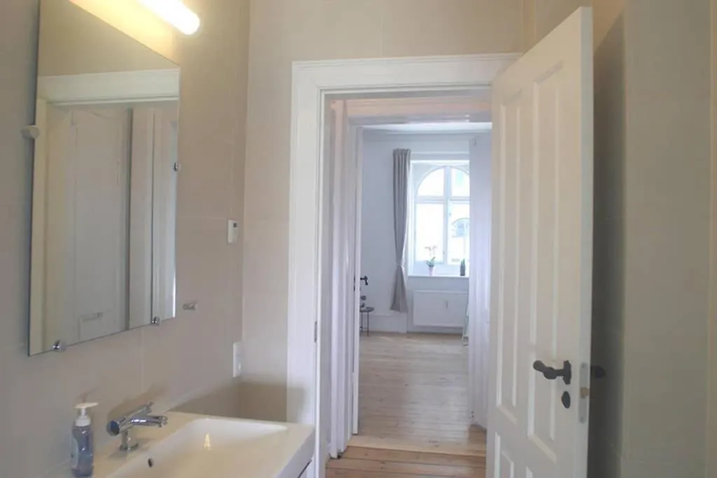 Next To New Harbor / 3 Bedroom & 2 Bath Rooms Copenhagen Apartment